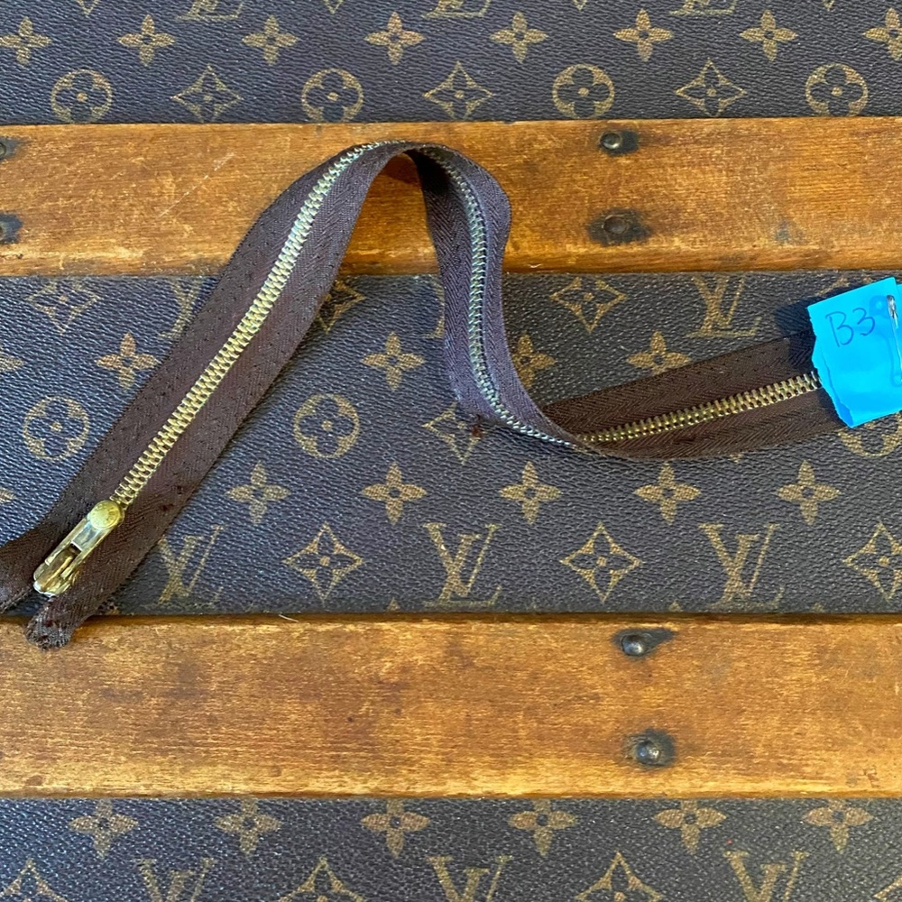 Authentic harvested replacement Louis Vuitton zipper  16”   Item B3